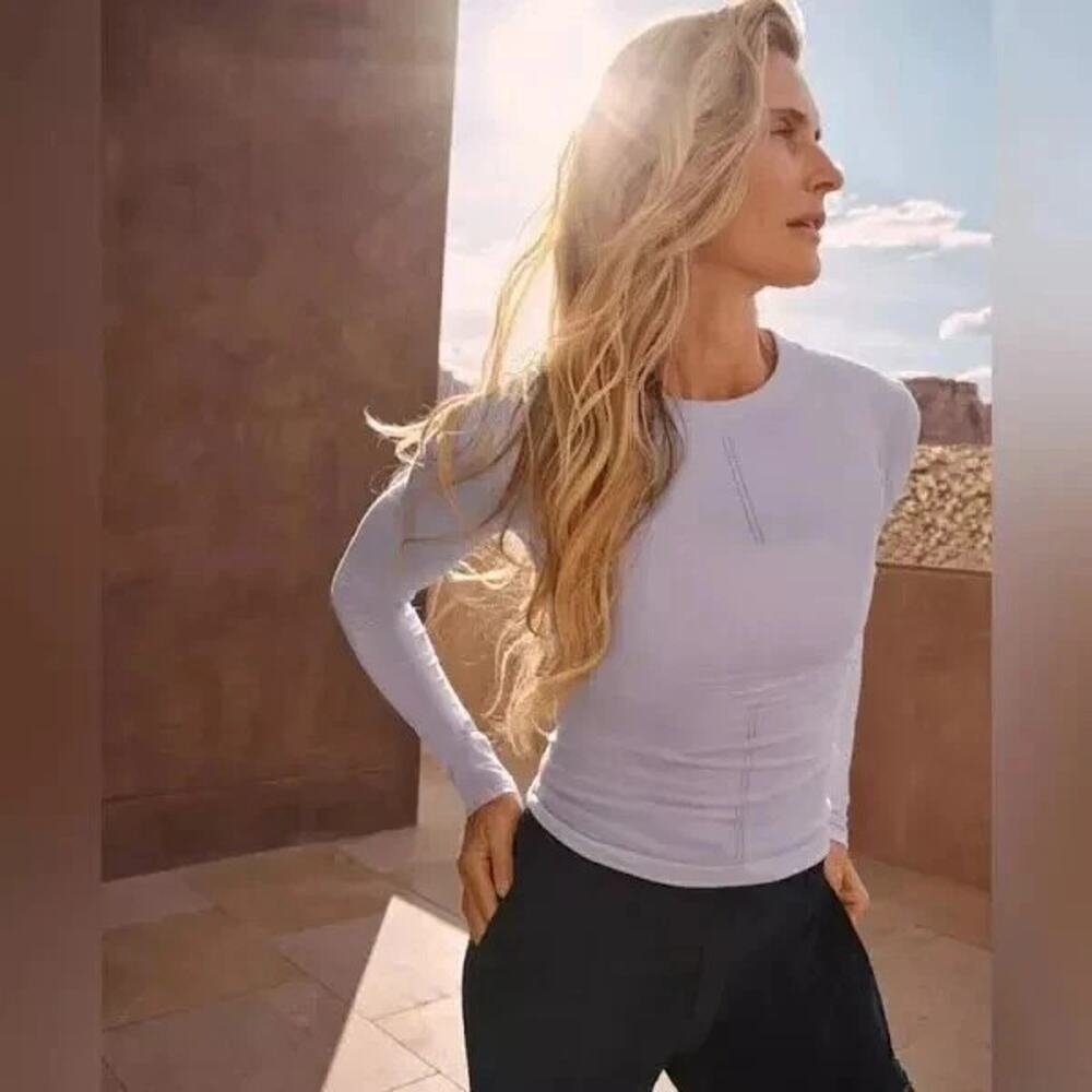 NWT Athleta Ascent Seamless Top, Oxalis Violet SIZE L #853965 Z0715H